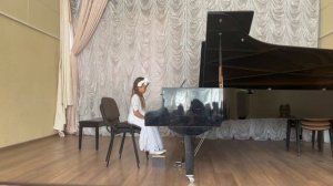 Первый экзамен по фортепиано у Евочки.