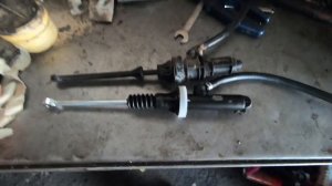 Замена главного цилиндра сцепления Форд транзит 2001г(Fo