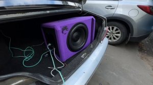 Активный сабвуфер DL Audio Pirania 15A Purple v2 в ВАЗ 2115