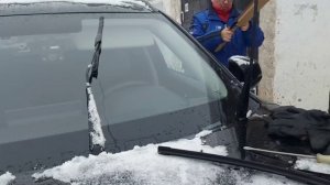 Haval Jolion, меняем заводские щётки на зимние.