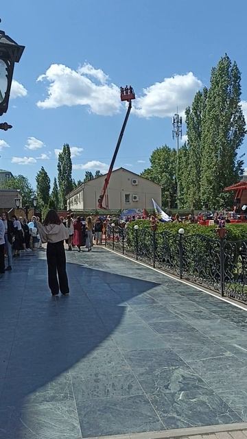 Когда коптеры запускать нельзя а поснимать сверху очень надо. смотреть онлайн