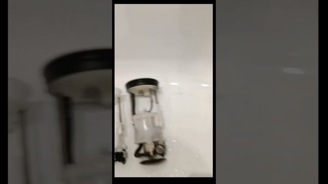 Замена топливного фильтра Honda CR-V 3 RE4 2007 г. 2.4 л. DIY смотреть онлайн