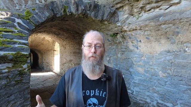 Погружение в слои романа Умберто Эко