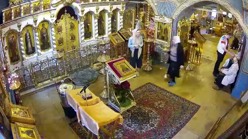 Молебен с акафистом Свт. Луке Крымскому. Храм Успения в Путинках. смотреть онлайн