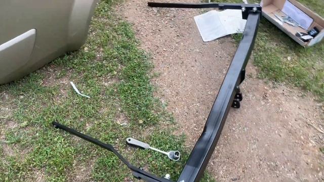 Установка фаркопа на Меган 2 смотреть онлайн