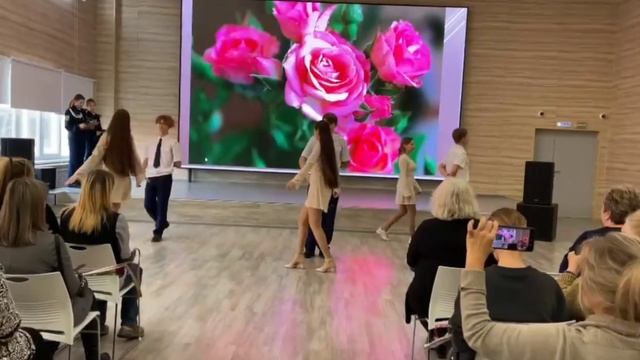 Наша Машуля танцует с левой стороны 24.11.24 смотреть онлайн