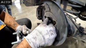 замена подшипника заднего колеса ... kia soul (крутящий мом