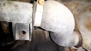 Вот как заменить патрубок системы охлаждения двигате?