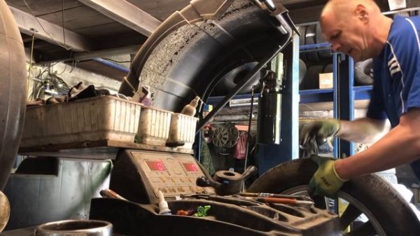 Шины б/у Arivo Ultra ARZ5 225/55 ZR18 102W XL