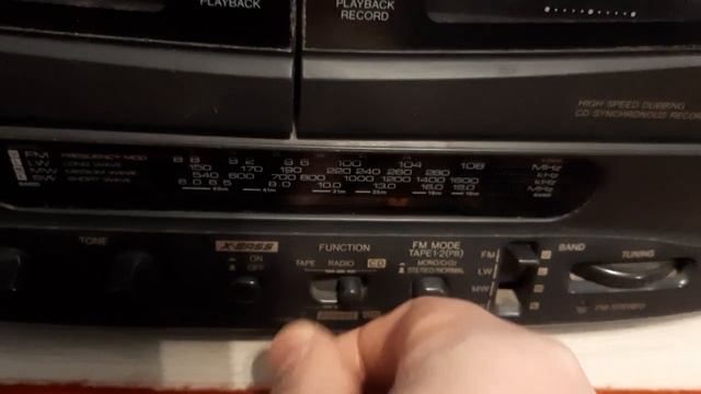 Стерео-магнитола Sharp WQ-CD220L