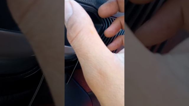 Снятие заглушки за ручкой двери Vesta NG