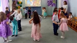 Полька "С музыкой дружи" Евтодьевой Аллы / старшая гр/