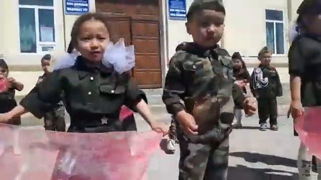 А закаты алые