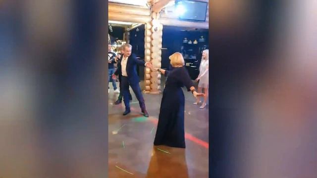 Улыбнитесь с нами. Вот нам на двоих и120. Ютуб у нас, нако