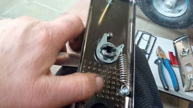 Дверные ручки,полопались пружины на ручках.ремонт и п? смотреть онлайн