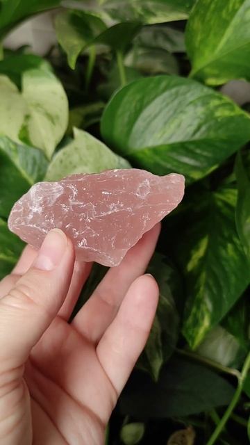 Розовый кварц, Бразилия. На сайте "Минералист" можно на смотреть онлайн