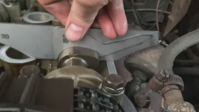 Выставление меток ГРМ на ЗМЗ-406. Часть 37. НольВторая смотреть онлайн