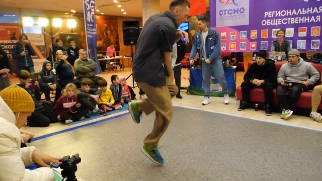 отбор 19+ bboy Кубыш vs Bartetski vs Stasyanba vs Ananaslil - брейкданс чемпионат г.Одинцово смотреть онлайн