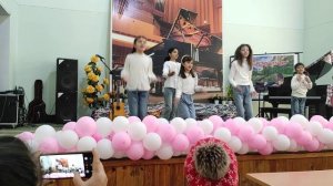 Танец дарите женщинам цветы