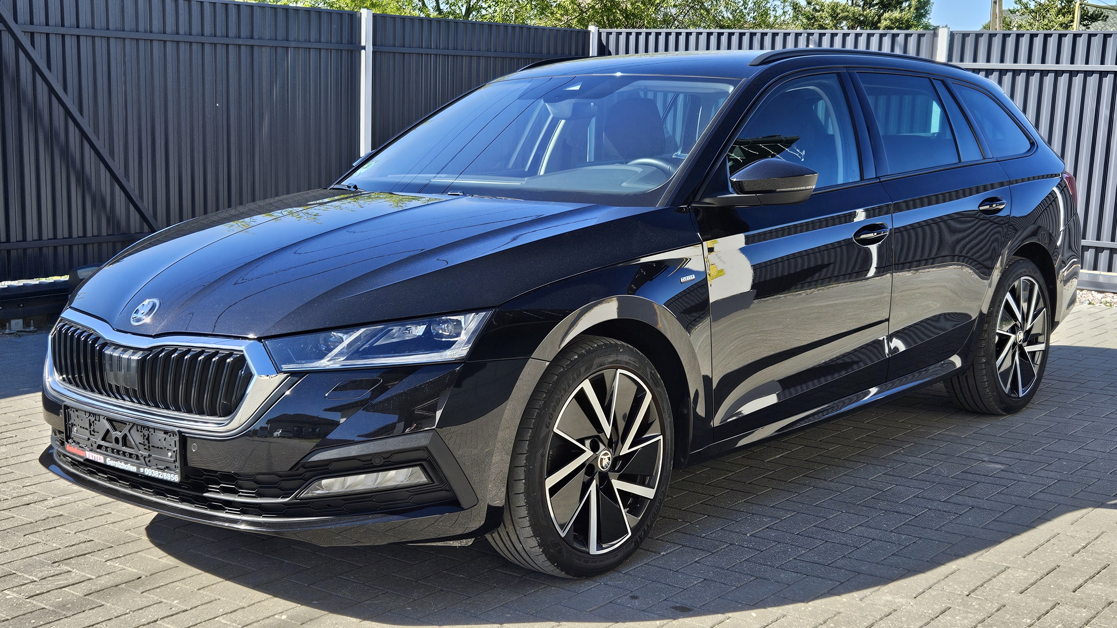 Skoda Octavia Combi CLEVER 2021! 1.5 TSI бензин 150 hp. 6МКПП! Камера, все подогревы, матричные фары смотреть онлайн