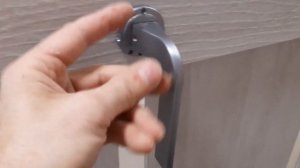 Саморезы для дверных ручек.