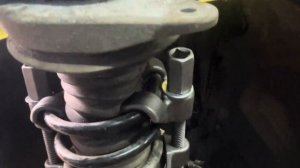 Заменил опорные подшипники BMW i3