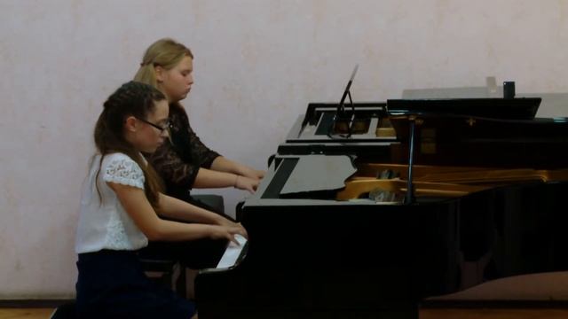 Дуэт Милена Маметьева и Гремитских Полина. 