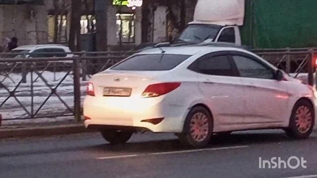 Hyundai Solaris и его мигающие задние габаритные фары. смотреть онлайн