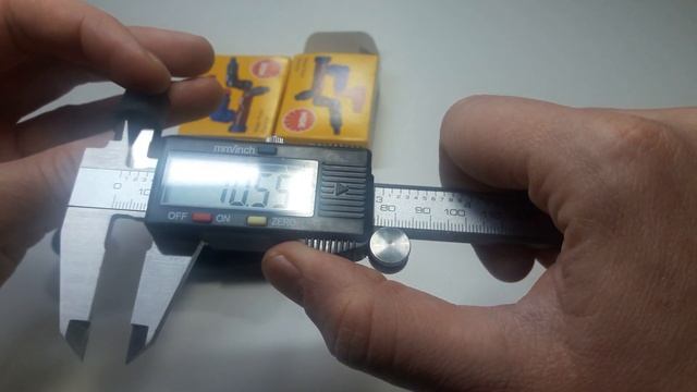 Колпачок свечи зажигания универсальный 90 5КОм Ngk 8051 / LB0