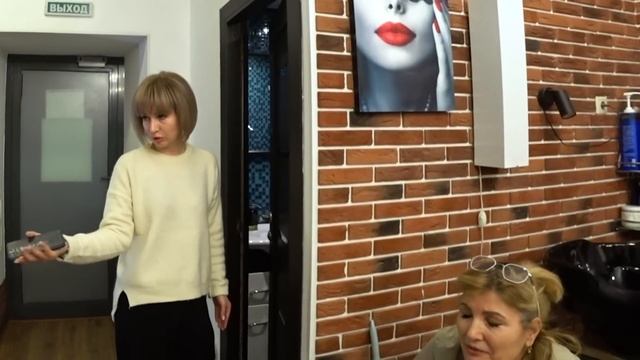 "ДЕВУШКА! ИДИТЕ В ДРУГОЙ САЛОН!" ☠️ / ВЫСКОЧКА В ТРЕШ-СА смотреть онлайн