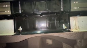 Установка порогов на Kia Carnival