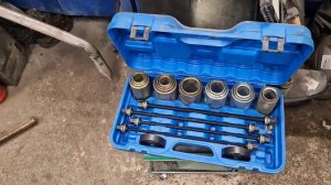 VW Polo - замена подшипника ступицы.