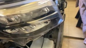 Тойота Руми снял передний бампер