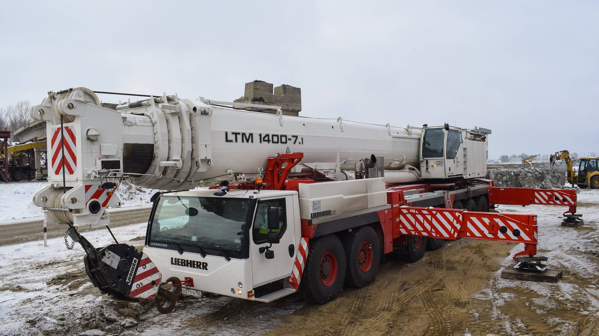 Кран Liebheer LTM 1400-7.1