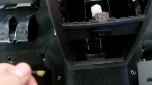 Снятие передней консоли Volkswagen Touran