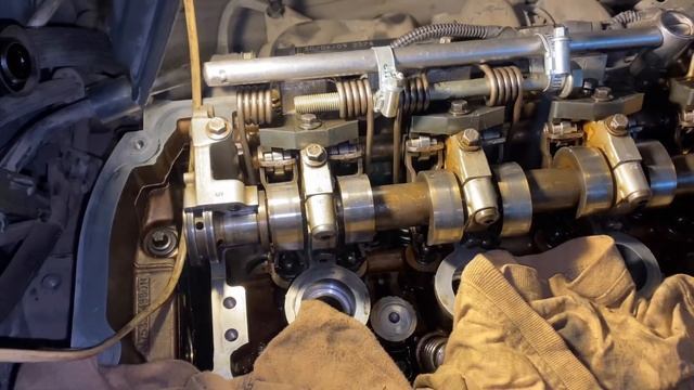 Sitroen Picasso. Замена ГРМ. Замена сальников клапанов. Чудо Va