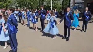 Выпускной вальс 11 класса Joe Hisaishi - Merry  go round of life