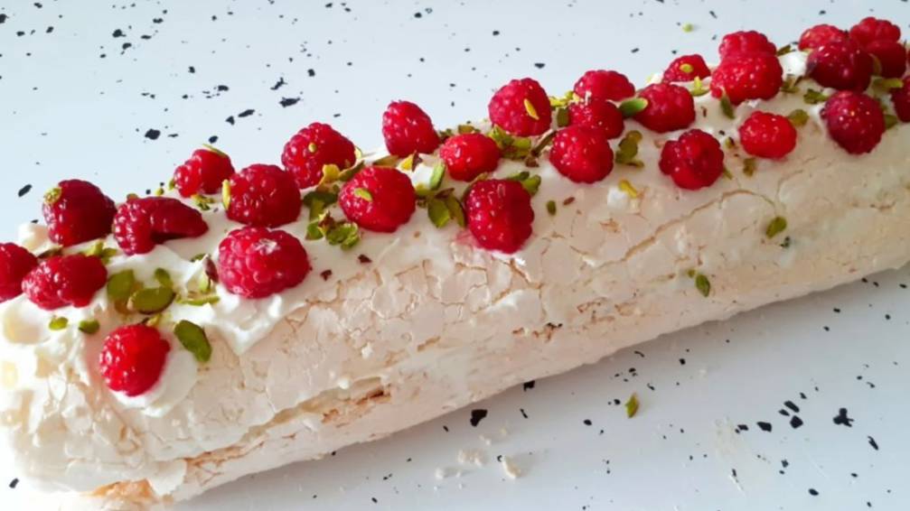 Меренговый рулет с крем чиз нежный как облако! смотреть онлайн