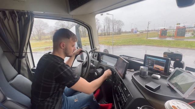 Дальнобой по Европе | Стоит ли слушать навигатор? | Трэ? смотреть онлайн