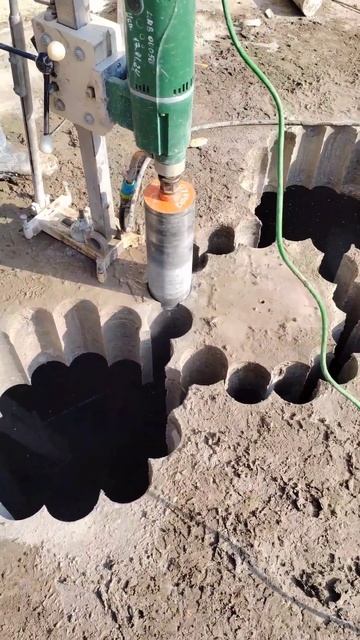 Строчное алмазное сверление отверстий диаметром 580мм. смотреть онлайн