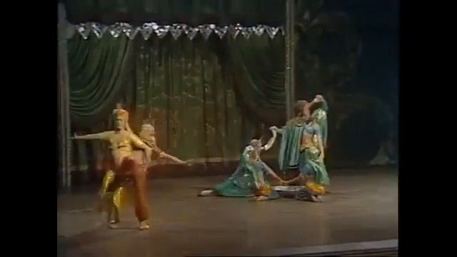 НУРЕЕВ -ХОРЕОГРАФИЯ И ПОСТАНОВКА * ЩЕЛКУНЧИК*(ВОСТОЧНЪЕ МОТИВЪ)