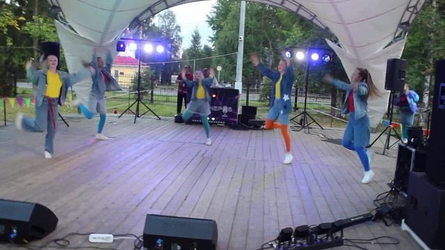 Танцуем с группой Вирус – «Ну, где же ваши ручки?» Пять смотреть онлайн