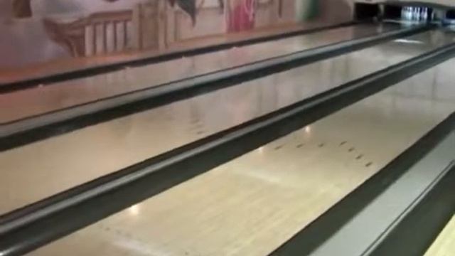 Учимся играть в боулинг смотреть онлайн