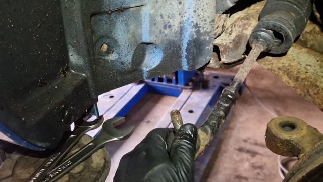 Как заменить пыльник на рулевой рейке. смотреть онлайн