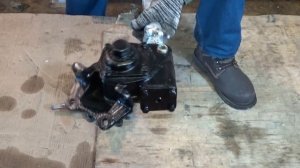 Рулевой редуктор УАЗ 469 и рулевой редуктор УАЗ 452. В чём