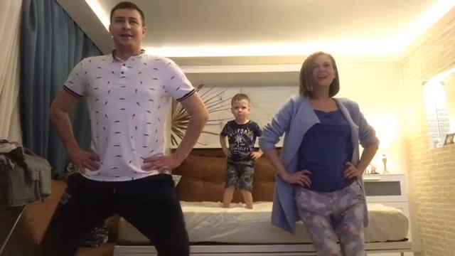 Россия танцует дома