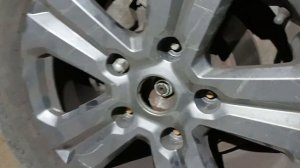 Lada Niva Travel подтянул гайку подшипника ступицы после про?