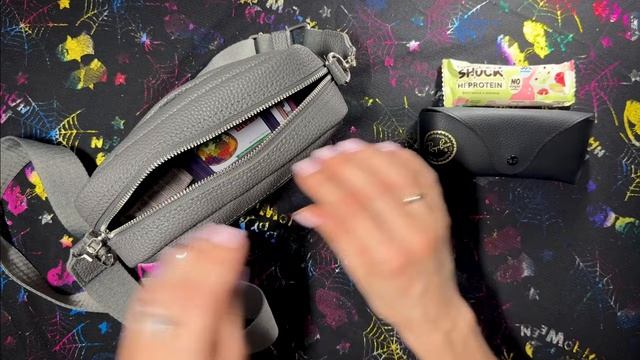 АСМР, Что в моей сумке, близкий шепот _ ASMR gentle whispering смотреть онлайн