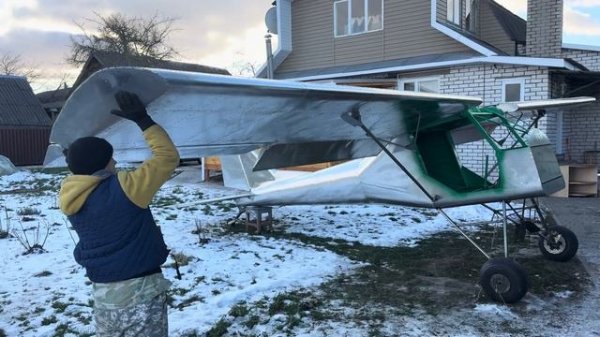 Кит самолета со складным крылом Ска3с