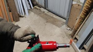 спускает подкатной домкрат, одна из причин!